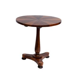 Biedermeier specimen pedestal table in yew and mahogany, circa 1890 — view showing pedestal base.