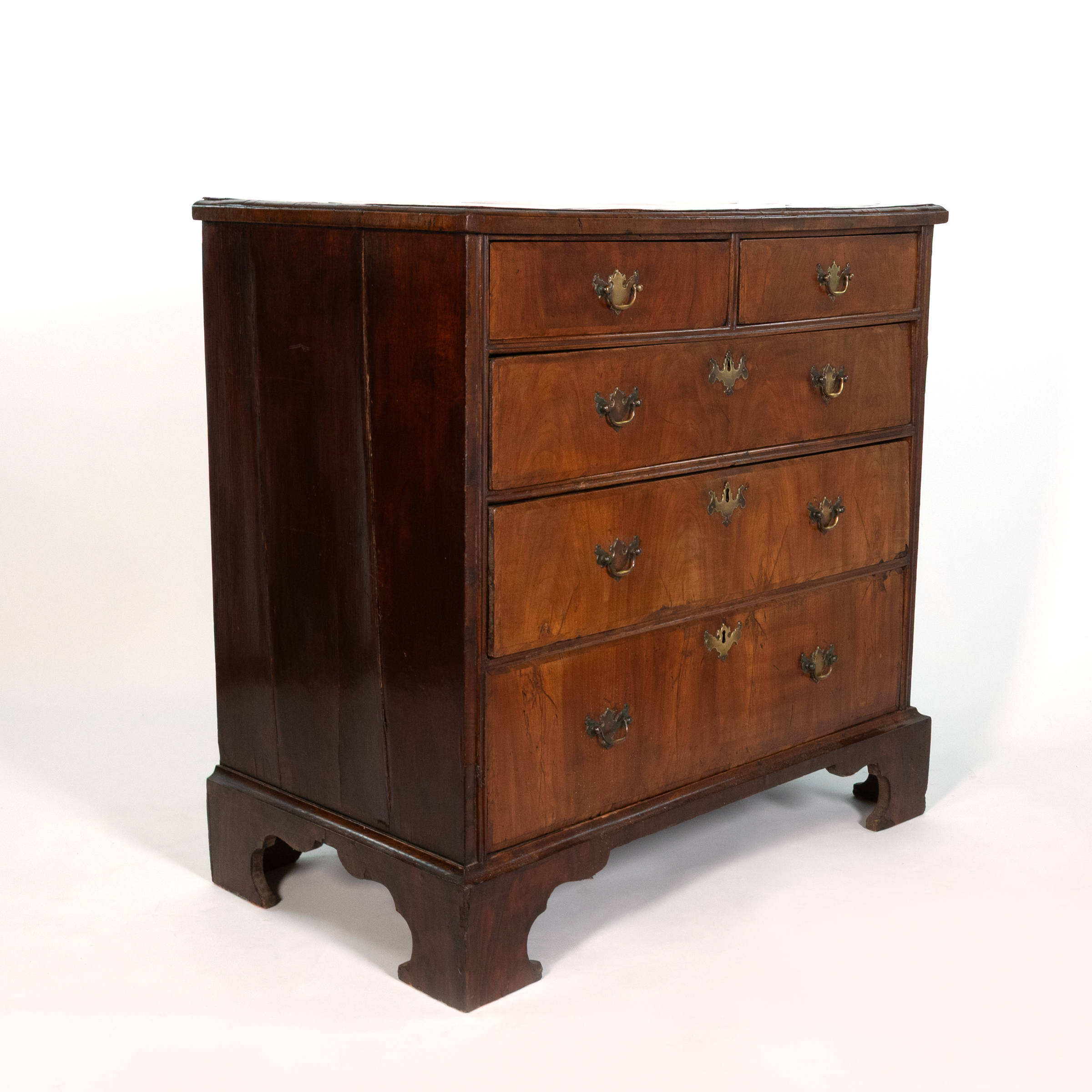 George II Walnut Chest of Drawers, English, circa 1720 - Image 3